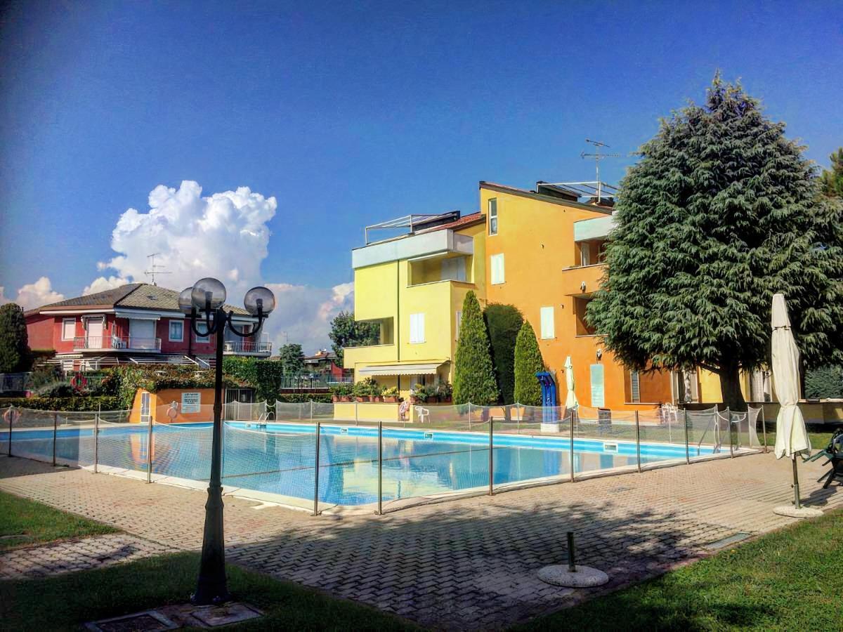 Apt 1 Garden Ville Sirmione Exterior foto